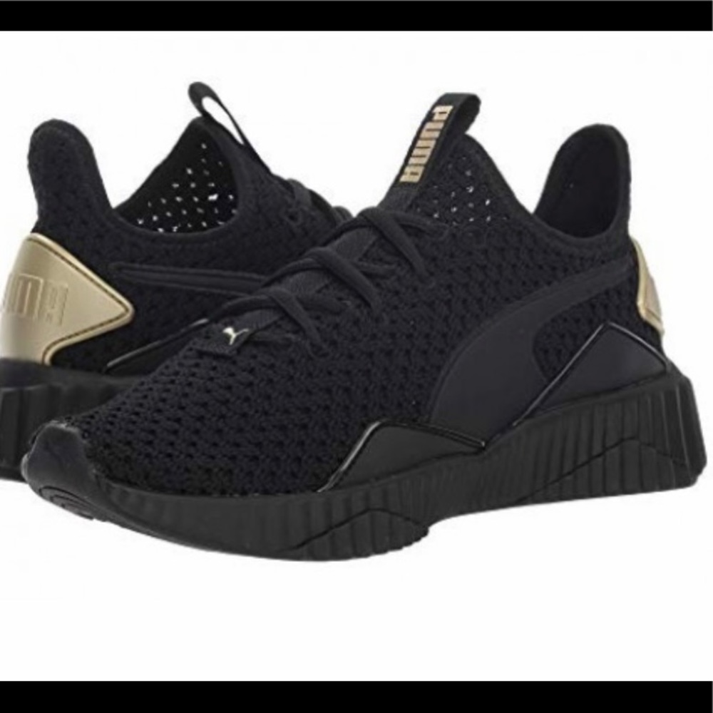 PUMA Defy Varsity Women’s Knit Sneakers (EUC - W8)